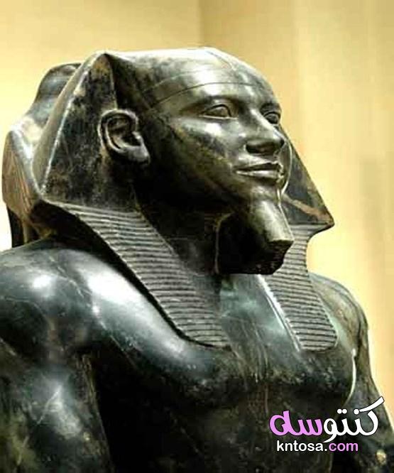 كيف كشفت الصدفة عن تمثال ملك مصر بداخل قبو متحف إنجليزي؟ تمثال فرعوني تمثال ملك مصر طهارقا 2020 kntosa.com_12_19_157