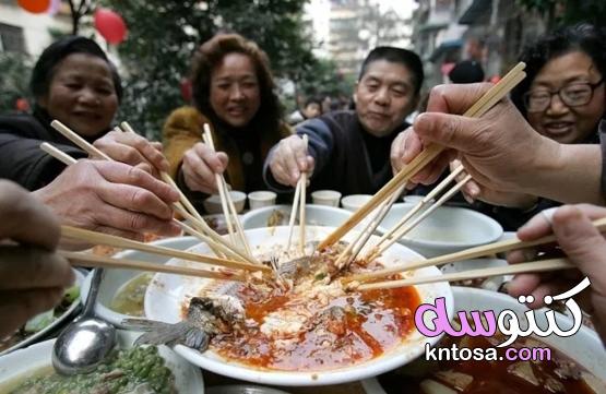 لماذا يأكل الناس في الشرق مع عيدان تناول الطعام بدلاً من الشوك والملاعق العادية kntosa.com_15_21_161