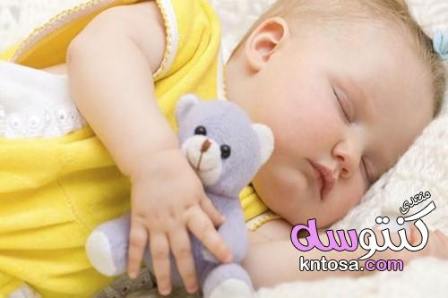 عدد ساعات نوم الطفل حسب العمر,مشروبات تساعد الطفل على النوم,أسباب عدم نوم الطفل الرضيع kntosa.com_22_19_155