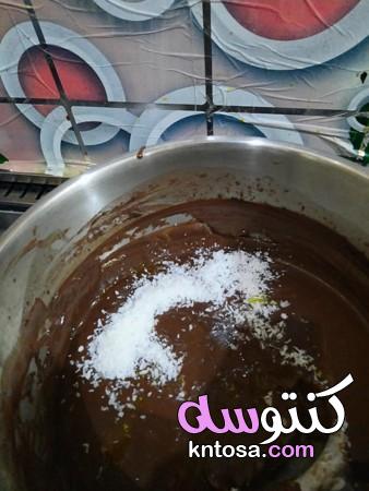 طريقة عمل البسكويت بالشوكولاتة، حلى البسكويت البارد بالكاكاو، حلويات باردة بالبسكويت والكاكاو kntosa.com_29_20_158