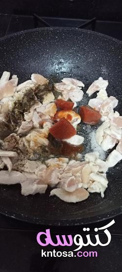 طريقة تحضير الاندومي بصدور الدجاج / فعلاً وصفة غداء سريعة غير مكلفة تكفي جميع افراد العائلة kntosa.com_29_21_162